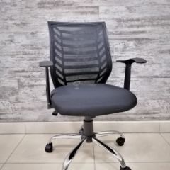 Кресло Barneo K-138 для персонала (черная ткань черная сетка) в Полевском - polevskoy.mebel24.online | фото